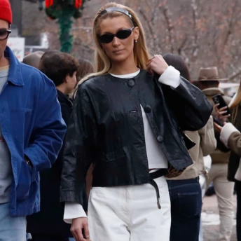 Білі джинси — незамінна річ цієї зими