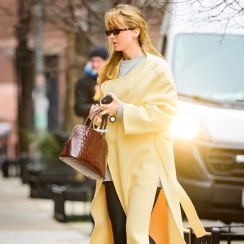 Головна міленіалка Дженніфер Лоуренс повертає тренд на поєднання легінсів і високих UGG