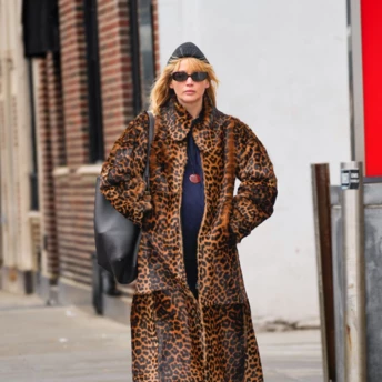 11 брендів з найкращими пальтами, у які постійно інвестують знамениті модниці