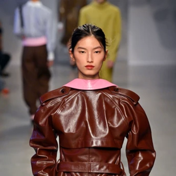 Одяг навиворіт – головний стилістичний трюк 2026 року