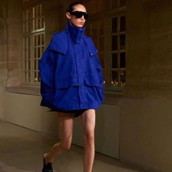 Кобальтово-синій — один з ключових модних кольорів 2026 року