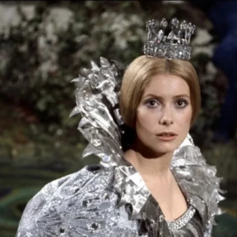 10 стильних фільмів, які варто подивитися перед прем’єрою “Буремного перевалу”