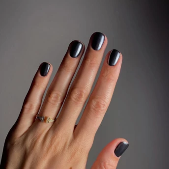 10 кольорів і трендів манікюру, які варто спробувати у 2026 році