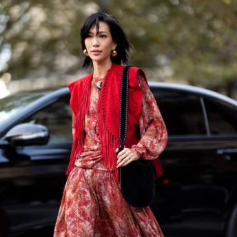 Бохо знову всюди: чому блуза + жилет у дусі 1970-х – головний дует весни 2026