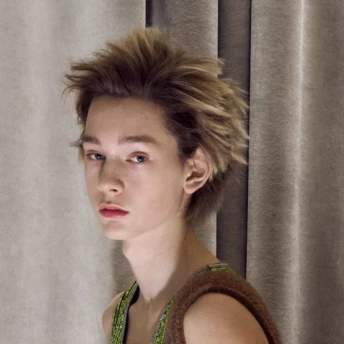 Помітні корені — головний hair-тренд 2026 року з подіуму Dior