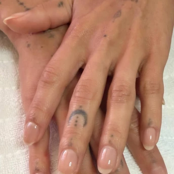 Foggy French – манікюр, який ви точно схочете спробувати 