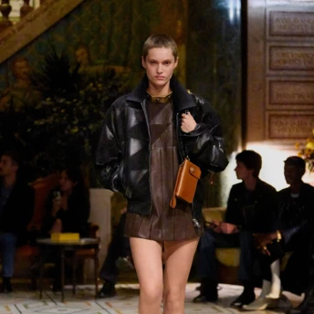 Коричневий + чорний – наймодніший дует 2026 року, який завжди працює