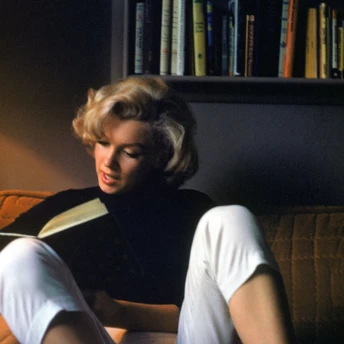 5 книжок про кохання, які варто прочитати у лютому