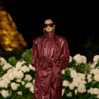 Бордовий – головний модний колір 2026 року: чому він замінить чорний і як його носити