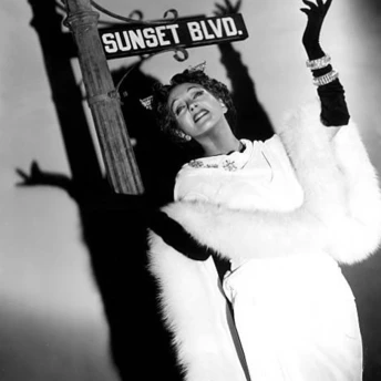 Книга на вихідні: «Картьє. Нерозказана історія родини, що стоїть за ювелірною імперією»