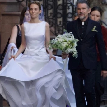 Мая Гоук — дочка Уми Турман та Ітана Гоука — вийшла заміж