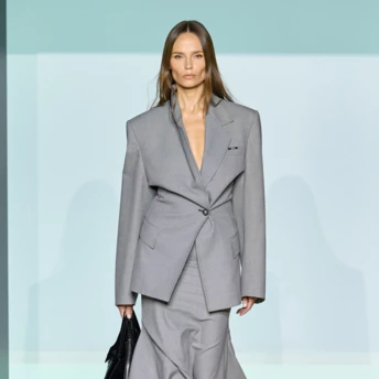 Спідниця-хустка – універсальна річ для будь-якого типу фігури