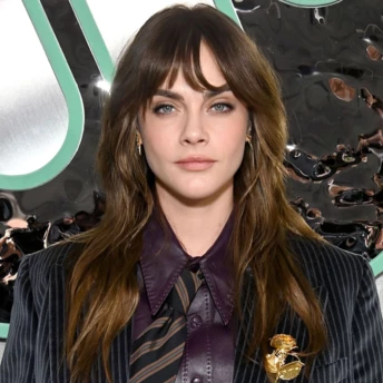 Стрижка wolf cut буде всюди цієї весни