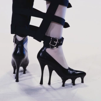 Найфантастичніші пари взуття в історії моди