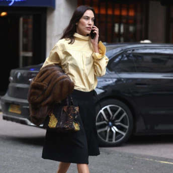 Ось ще одне підтвердження, що цього року варто носити сорочки лише так