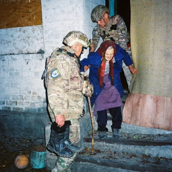 Чотири роки повномасштабної в кадрах фотографів-документалістів