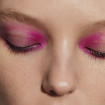 7 парфумів із малиною, що додають нотку солодкості весні 2026