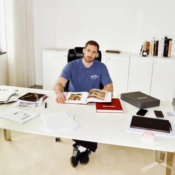 Антонен Трон у Balmain: як дизайнер повертає бренд до спадщини П’єра Бальмана