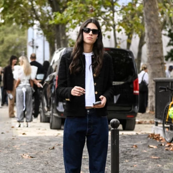 Що носити з джинсами навесні 2026: 4 жакети, які завжди працюють