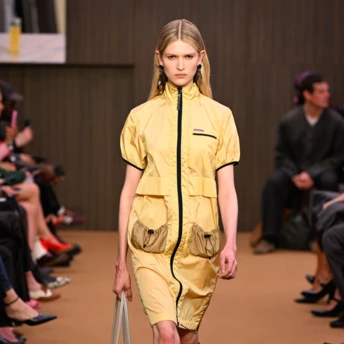 Найнеочікуваніший тренд 2026: ці чоботи з 2000-х раптом повернулися в моду