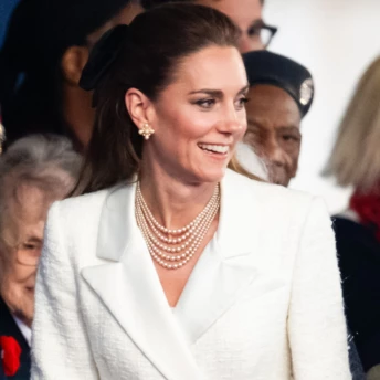 Перли — візитівка принцеси Уельської