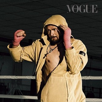 Український Vogue представляє весняне друковане число з Олександром Усиком на обкладинці