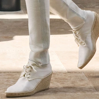 Забуте взуття знову в моді: еспадрильї стали головним трендом літа 2026