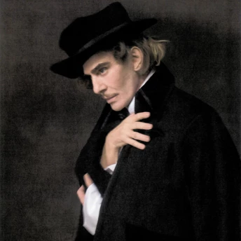 Джон Гальяно повертається в моду — тепер дизайнер працює з Zara