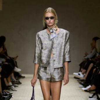 Укорочений блейзер – ідеальна альтернатива класичному жакету цього сезону