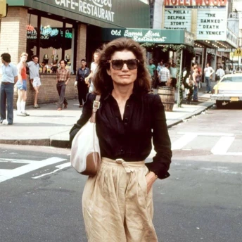 Ідеальна стрижка після 50 — як у Джекі Кеннеді: класика, що працює