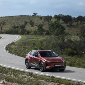 Новий Toyota C‑HR+: електрокросовер, який змінює правила гри