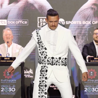 Хто створює образи для Олександра Усика: інтерв'ю з дизайнеркою Ельвірою Гасановою