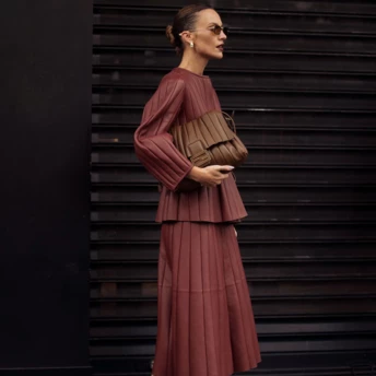 Мюлі на танкетці — неочікуваний тренд і взуття, яке варто обрати цієї весни