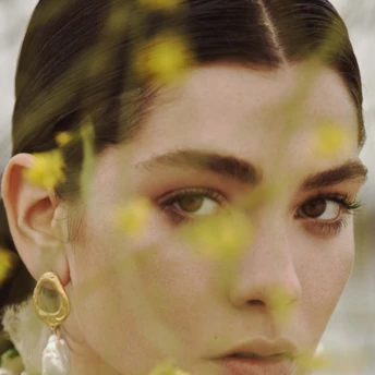 Чайні парфуми, які закохують із першого вдиху: головні аромати весни 2026