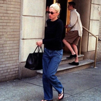 Ідеальний образ Керолін Бессетт-Кеннеді на щодень, який варто повторити