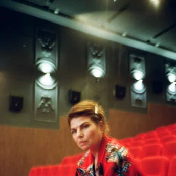 Режисерка Тоня Ноябрьова — про фільм "Весна-літо", моду та як показати “війну без війни”