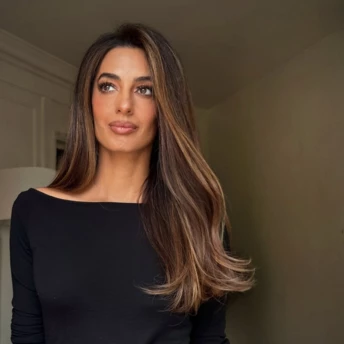 Амаль Клуні обирає найгарячіший б’юті-тренд весни 2026 — "розмиті губи”