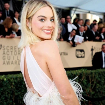 Ідеальні брови за формою обличчя: як знайти свою форму