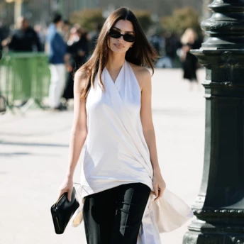 4 мінімалістичні сумки у стилі 1990-х, які потрібні кожній модниці будь-якого сезону