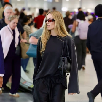 Ці 10 розслаблених образів варто повторити за відомими модницями 