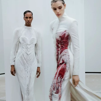 Все, що відомо про виставку Costume Art у Музеї Метрополітен 