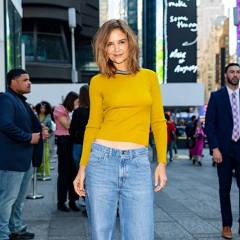 Недбалий боб — головна стрижка в 40+, як у Кеті Голмс