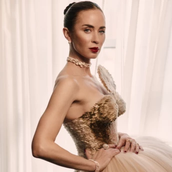 Роздивляємося кутюрну сукню та прикраси Емілі Блант на прем’єрі фільму «Диявол носить Prada 2»