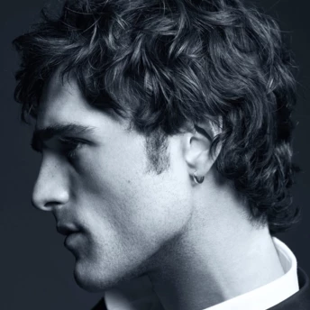 Джейкоб Елорді став новим амбасадором аромату Bleu de Chanel