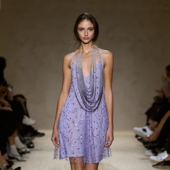 Відтінок, який личить усім: чому лавандовий став головним кольором весни 2026