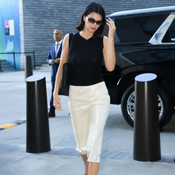 Белла Гадід і Кендалл Дженнер вже знають, яку спідницю носити цього літа