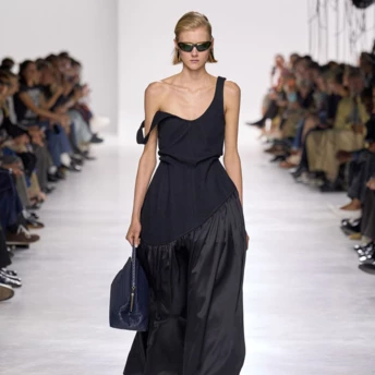 Максісукня + вʼєтнамки – тренд, який буде всюди влітку 2026