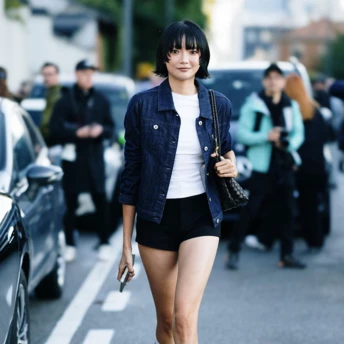 Streetstyle: 5 образів з короткими шортами для міських виходів вже зараз 