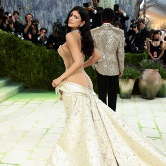 Яблуко від яблуні: найгарніші образи матерів та доньок на Met Gala 2026