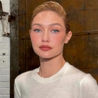 Lip blush — новий тренд у макіяжі губ: матовий, зволожувальний і природний